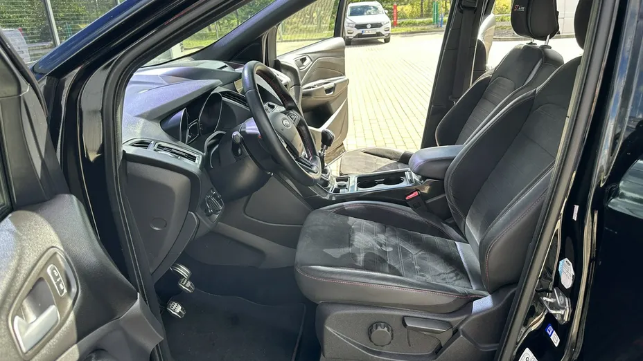 FORD Kuga -