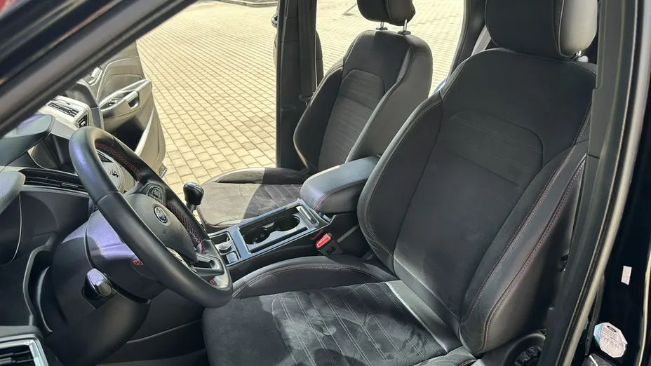 FORD Kuga -