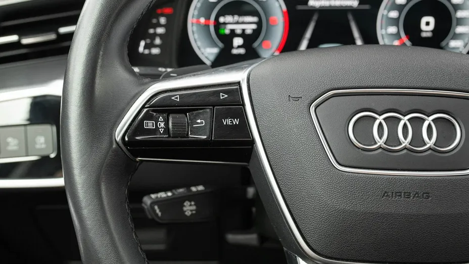 AUDI A6 -