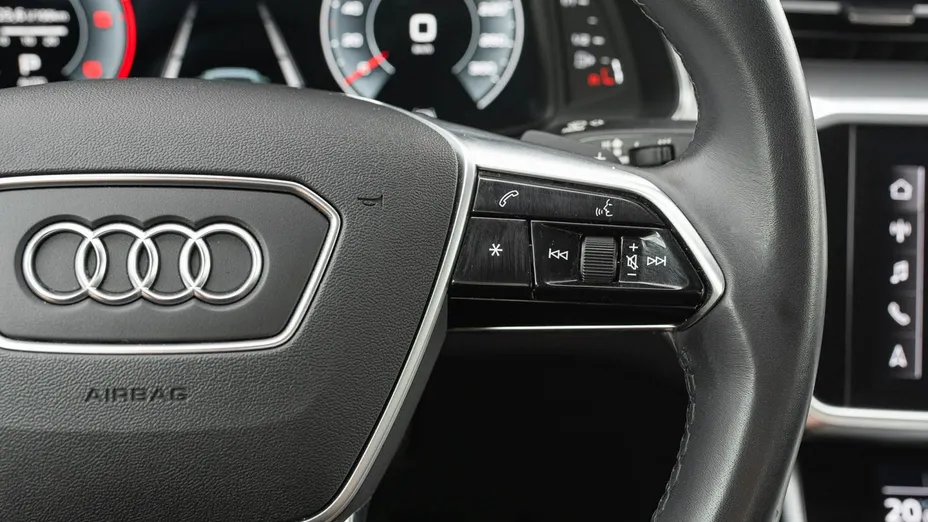 AUDI A6 -