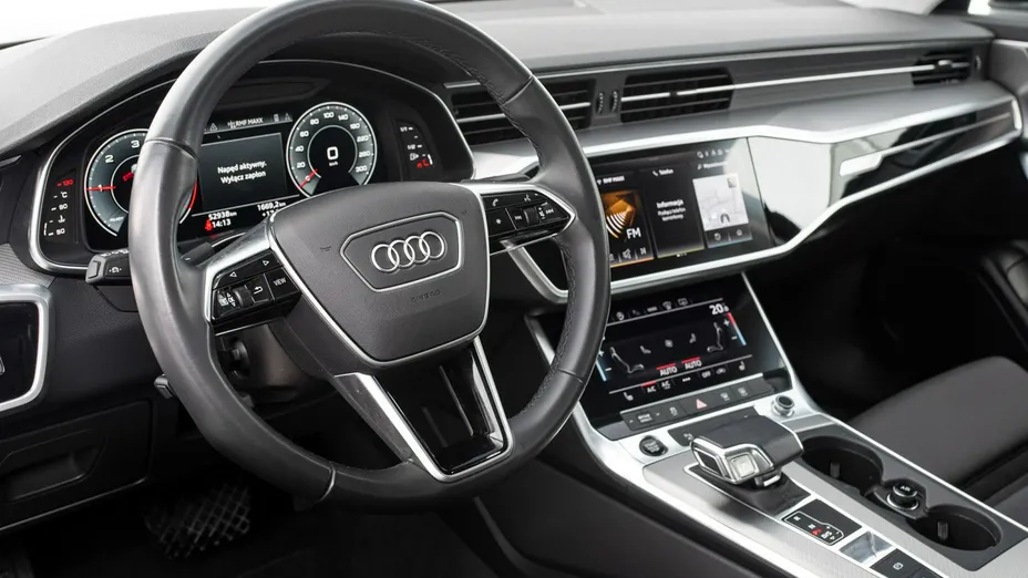 AUDI A6 -