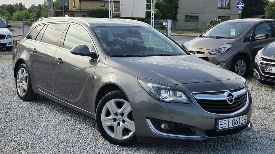OPEL Insignia -