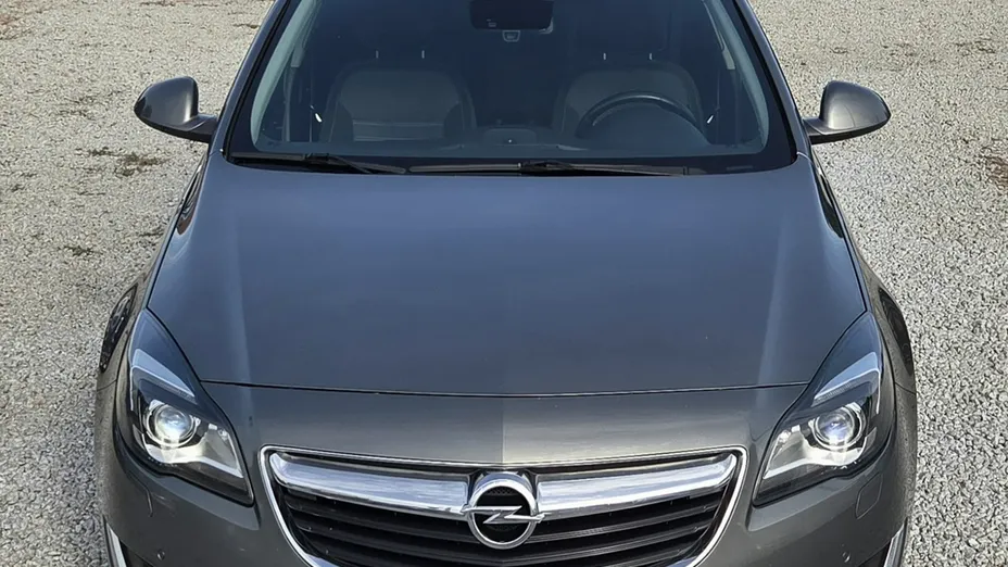 OPEL Insignia -