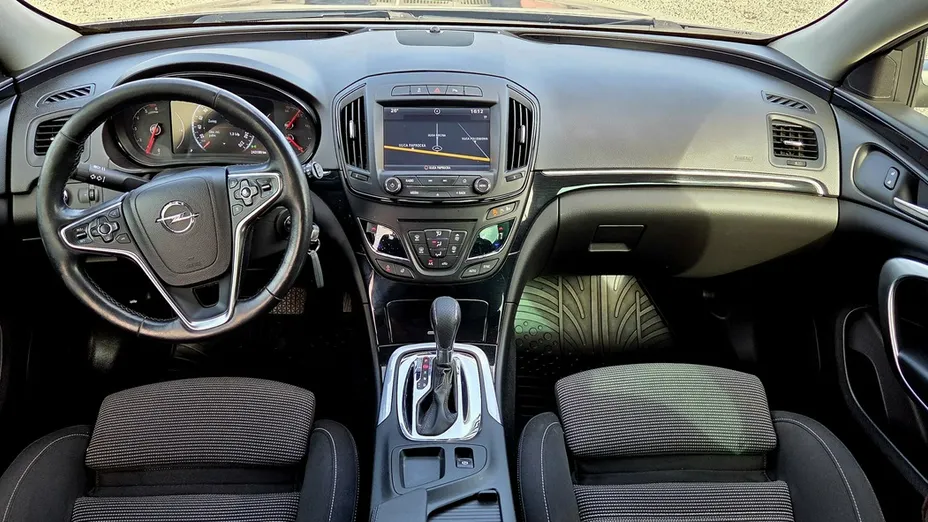 OPEL Insignia -