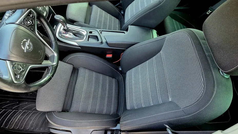 OPEL Insignia -