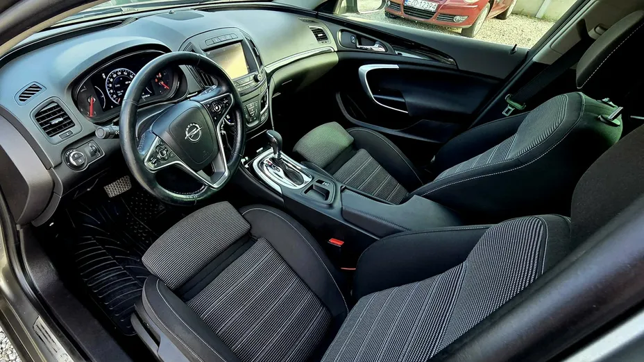 OPEL Insignia -