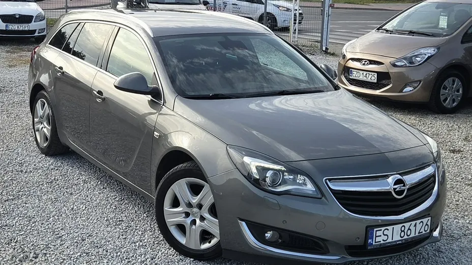 OPEL Insignia -