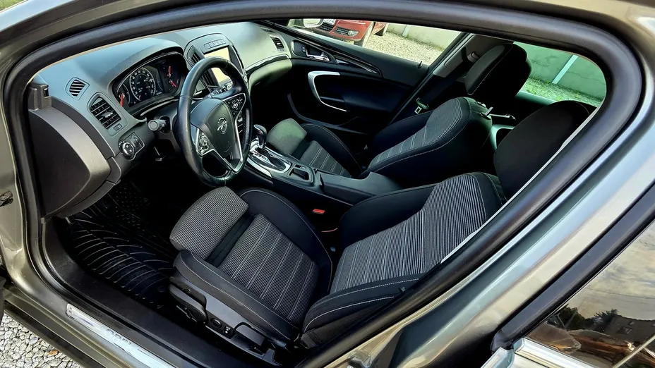 OPEL Insignia -