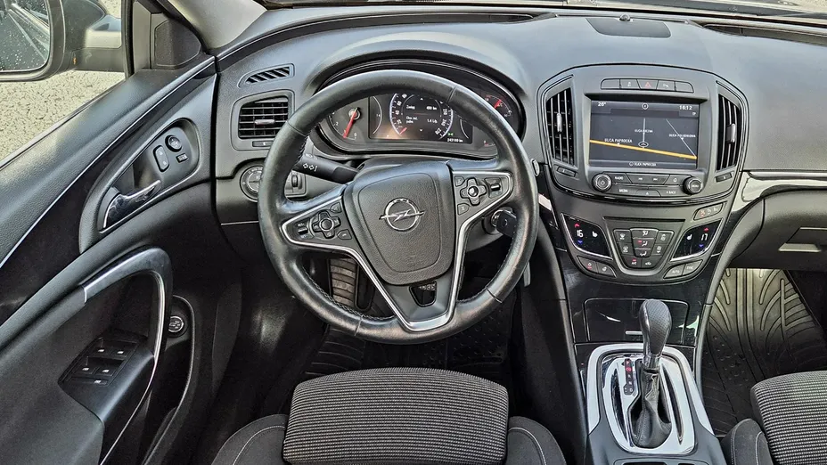 OPEL Insignia -