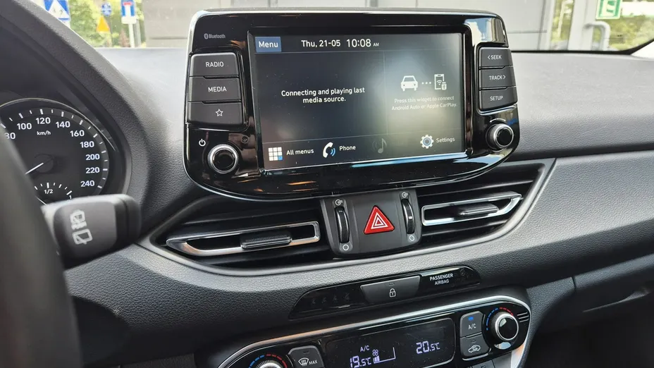 HYUNDAI i30 -