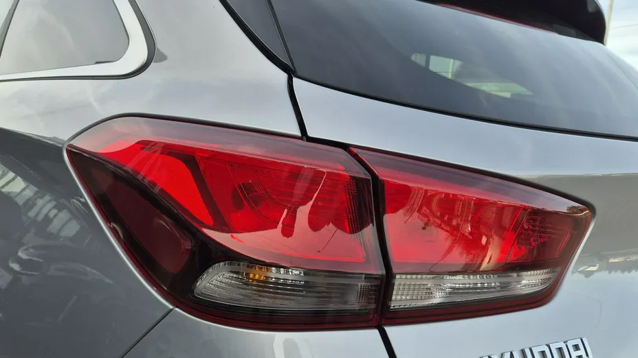 HYUNDAI i30 -