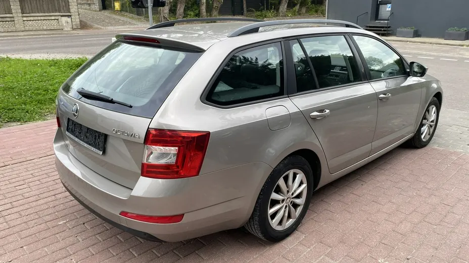 SKODA Octavia -