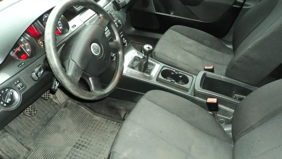 VOLKSWAGEN Passat -
