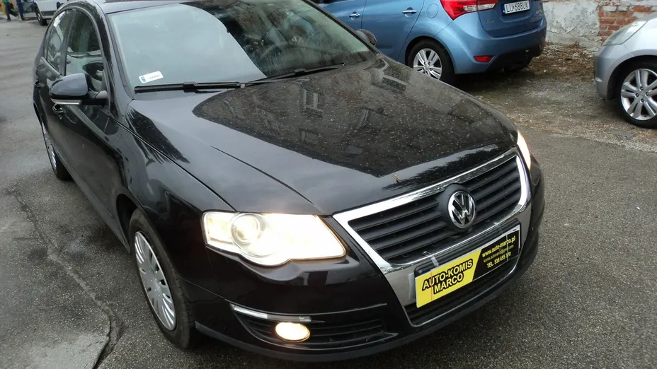 VOLKSWAGEN Passat -