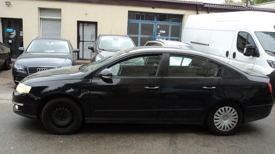 VOLKSWAGEN Passat -