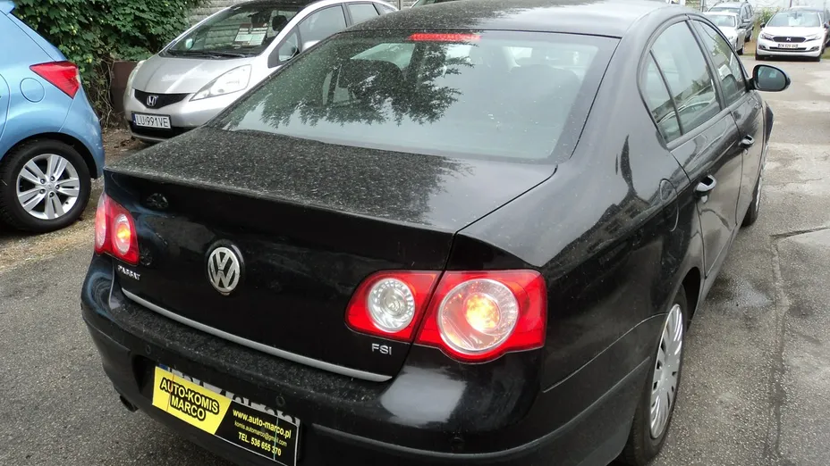 VOLKSWAGEN Passat -