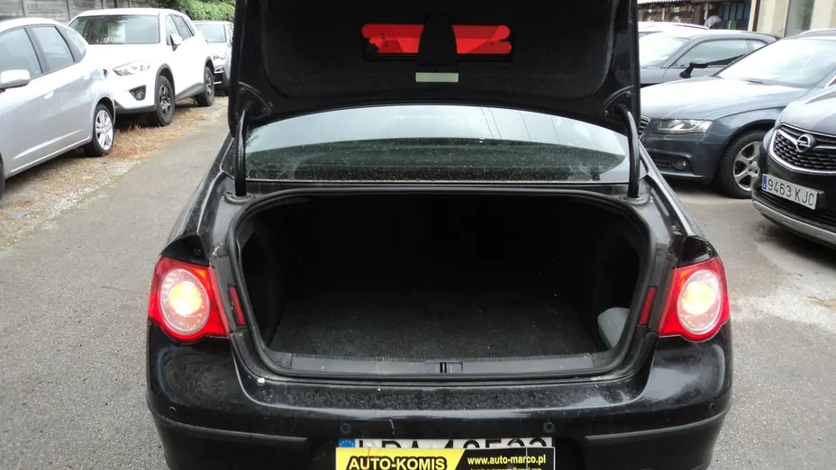 VOLKSWAGEN Passat -