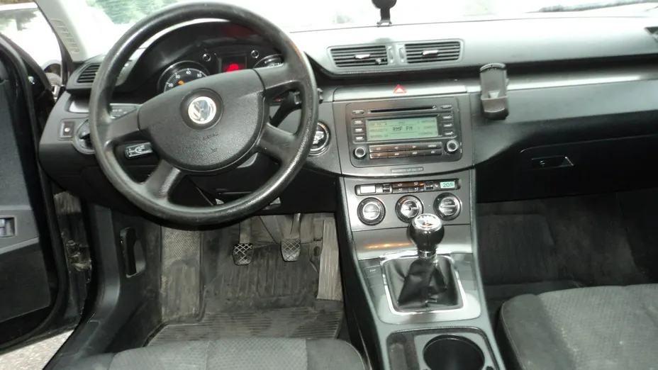 VOLKSWAGEN Passat -