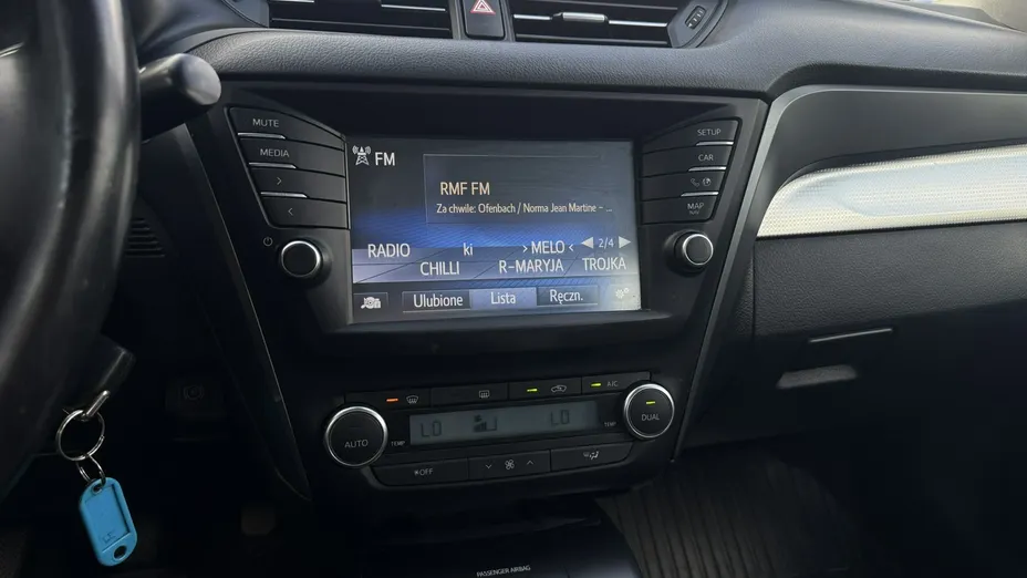 TOYOTA Avensis -