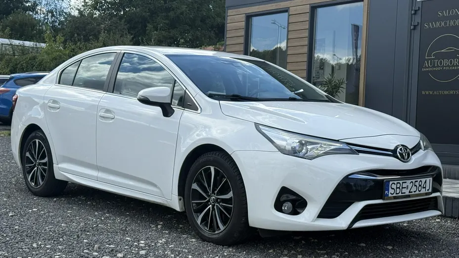 TOYOTA Avensis -