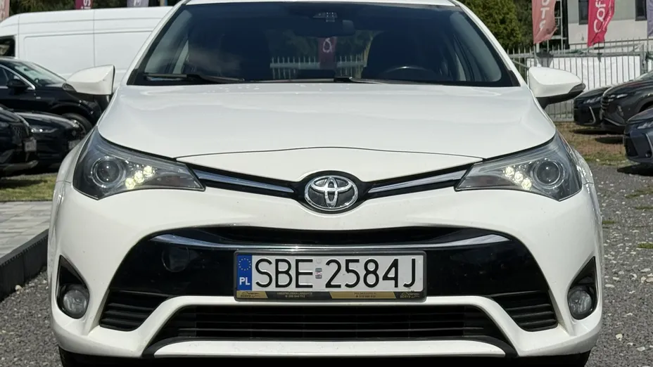TOYOTA Avensis -