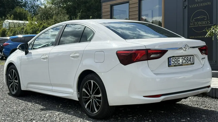 TOYOTA Avensis -