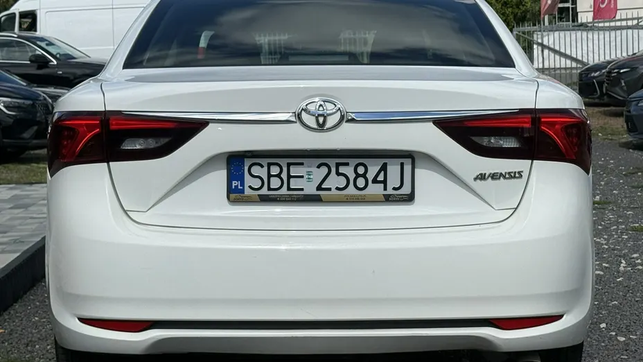 TOYOTA Avensis -