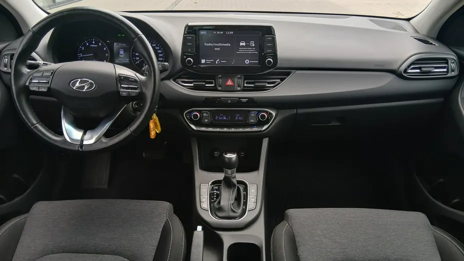 HYUNDAI i30 -