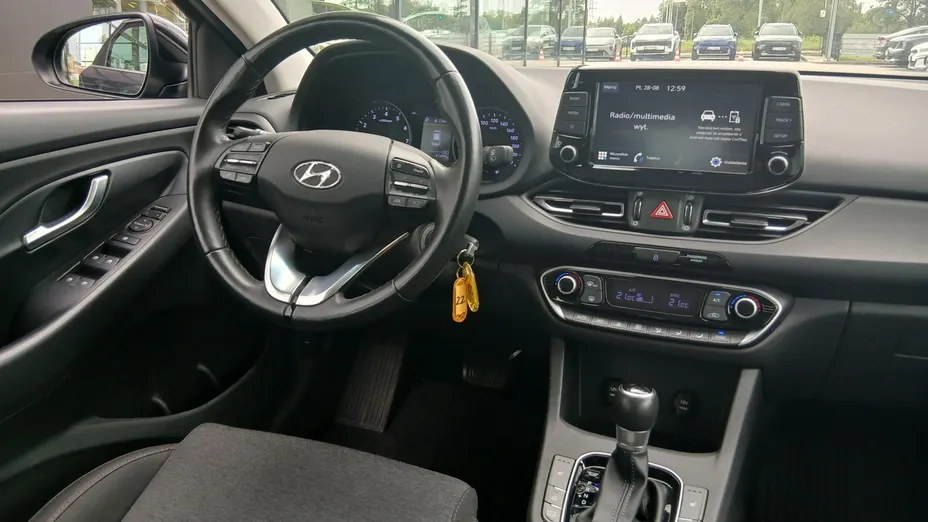 HYUNDAI i30 -