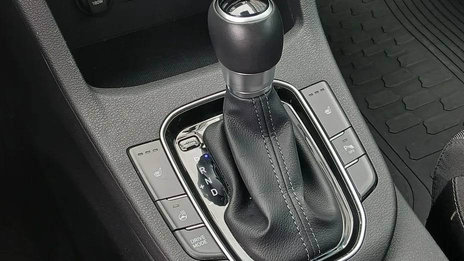 HYUNDAI i30 -