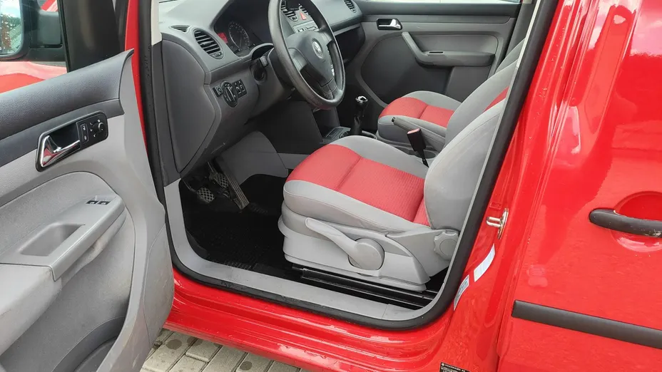 VOLKSWAGEN Caddy -