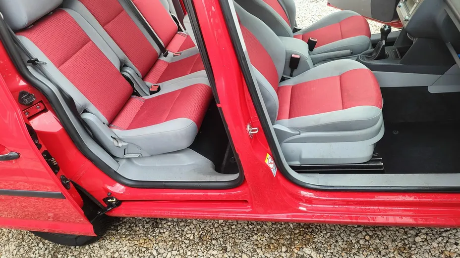 VOLKSWAGEN Caddy -