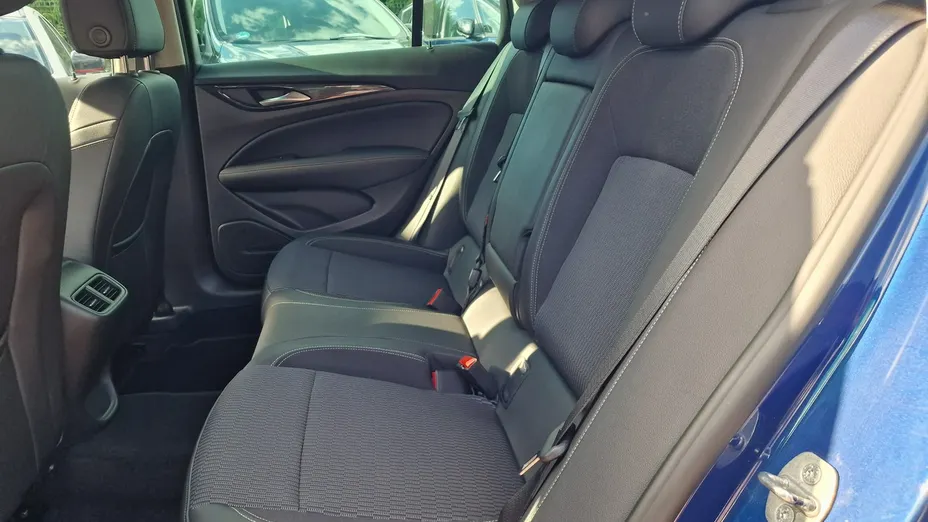 OPEL Insignia -
