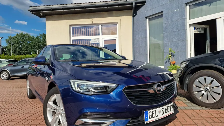 OPEL Insignia -
