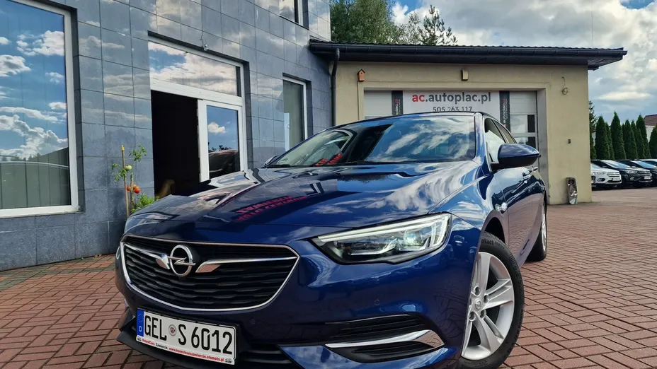 OPEL Insignia -