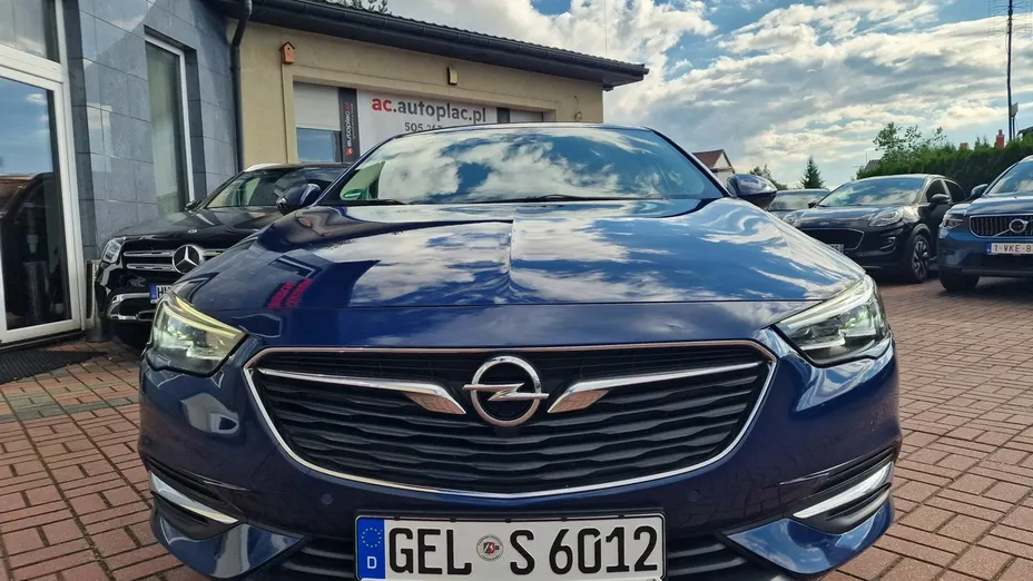 OPEL Insignia -