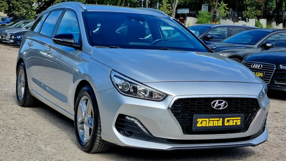 HYUNDAI i30 -