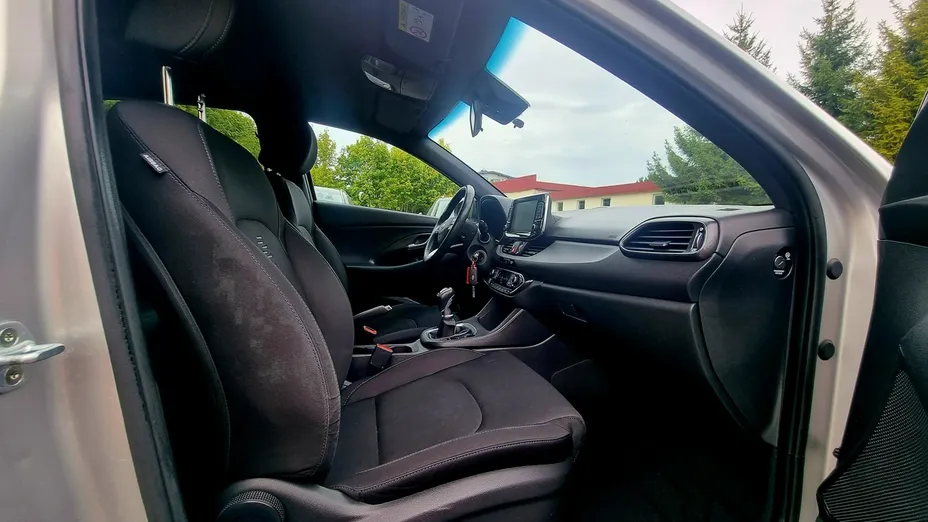 HYUNDAI i30 -