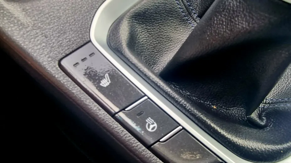 HYUNDAI i30 -