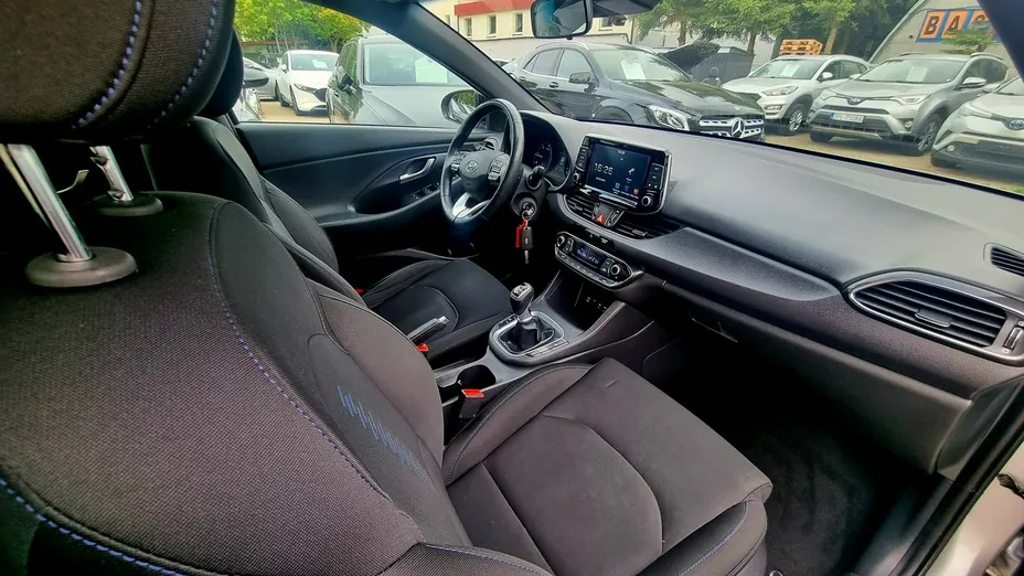 HYUNDAI i30 -