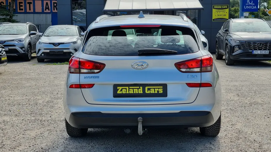 HYUNDAI i30 -