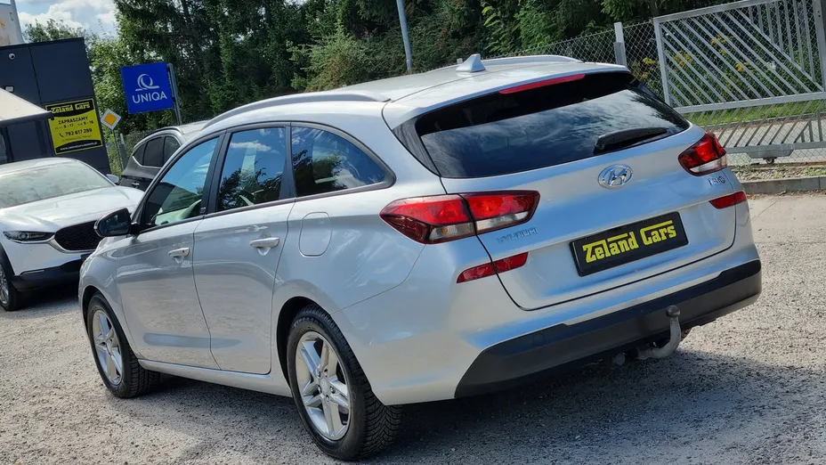 HYUNDAI i30 -