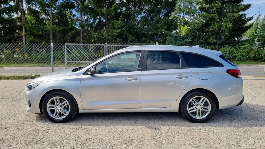 HYUNDAI i30 -