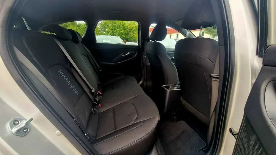 HYUNDAI i30 -