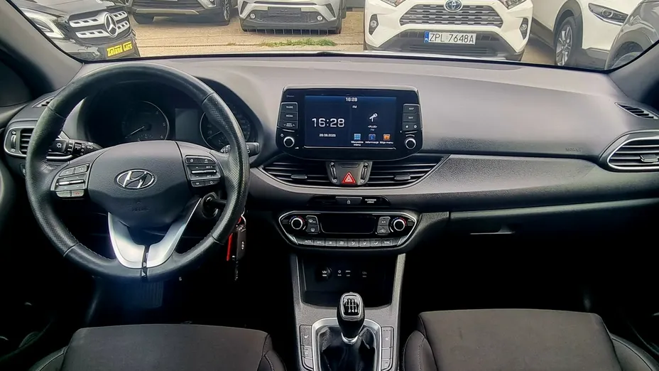 HYUNDAI i30 -