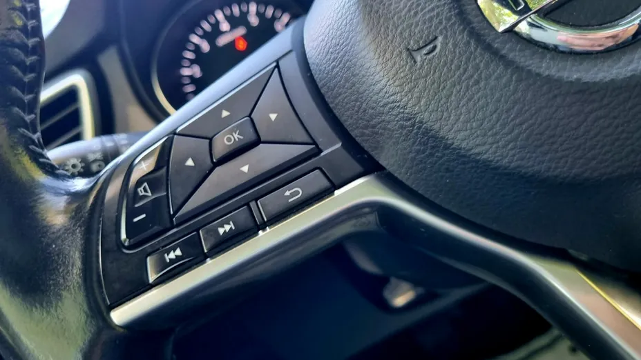NISSAN Qashqai -