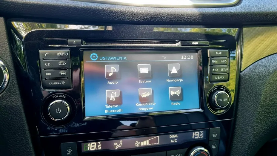 NISSAN Qashqai -