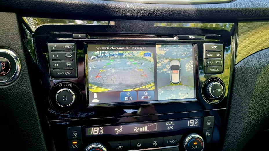 NISSAN Qashqai -