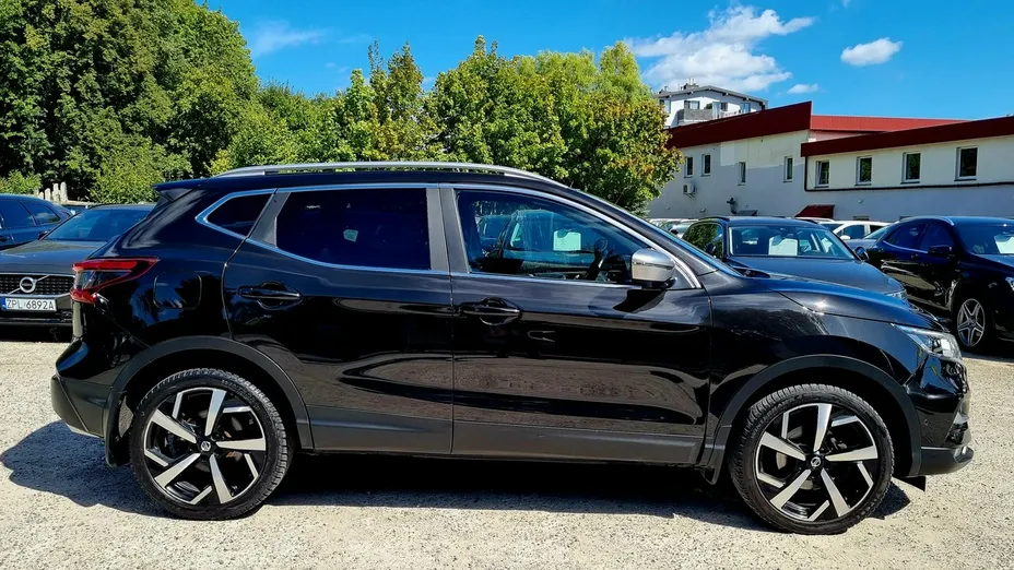 NISSAN Qashqai -