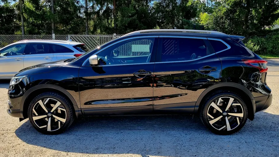 NISSAN Qashqai -